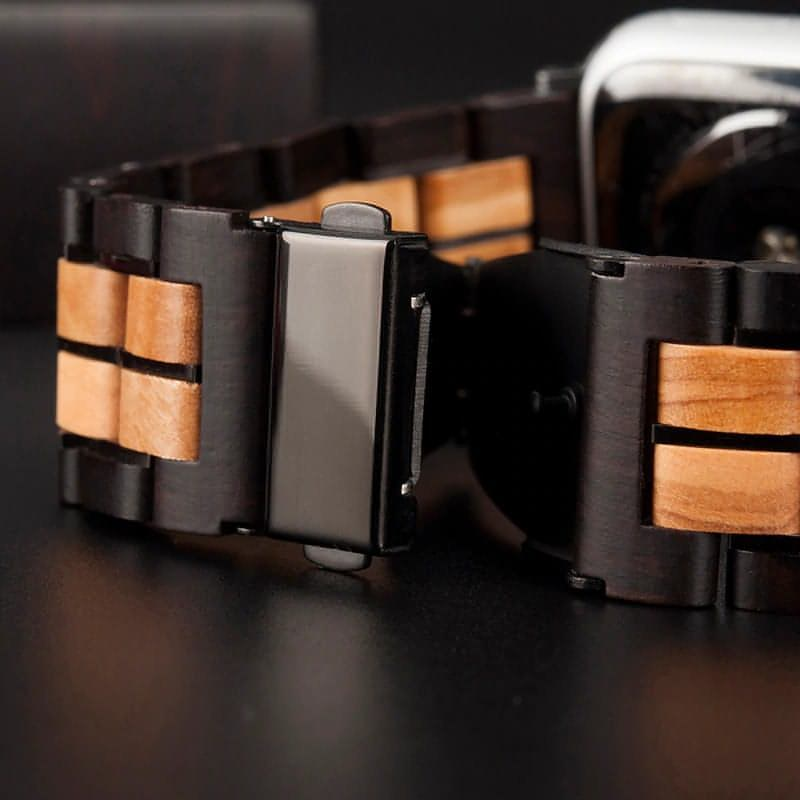 Applewatch band i Ebony och Zebraträ. Lås i svarteloxerat rostfritt stål.
