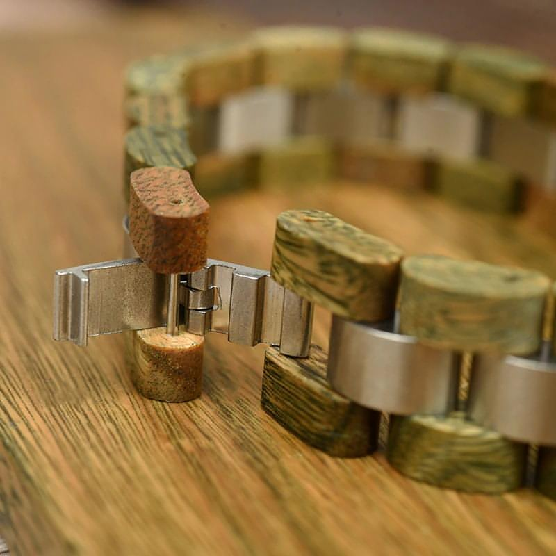 Ett unikt, ekologiskt, handgjort armband av naturmaterial. Lås i nickelsäkert rostfritt stål